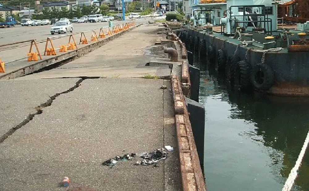 甚大な被害を受けた柏崎港の復興へ